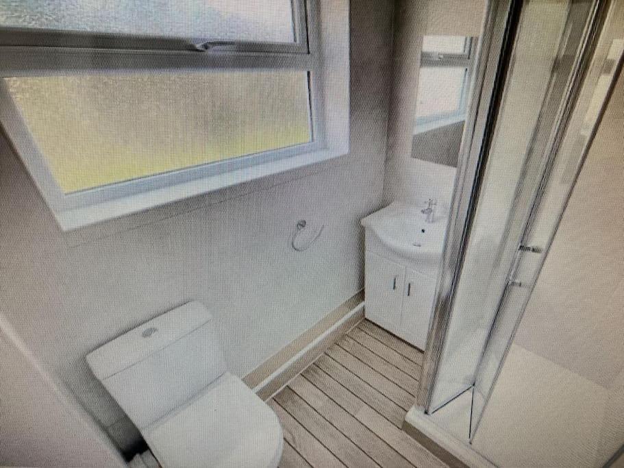 Ocean Breeze, Gower Holiday Village. Allows Dogs Swansea Exterior foto